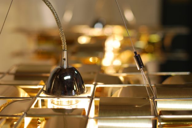 Détail Tchouri suspension or