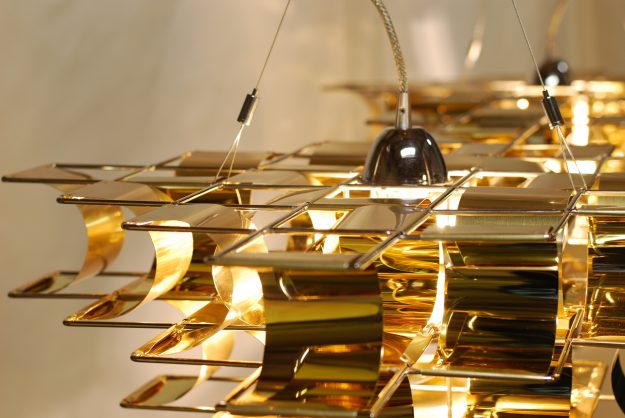 Détail Tchouri suspension or