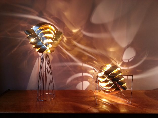 Auriga lampadaire lampe cube cuivre